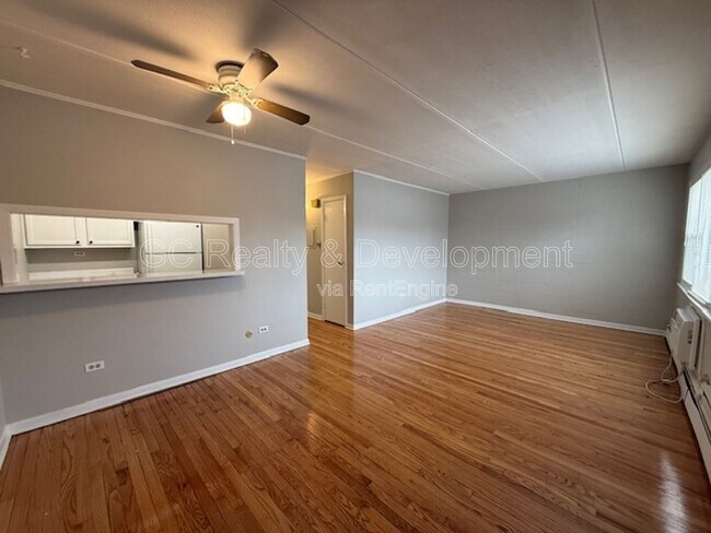 Building Photo - 243 Uteg St