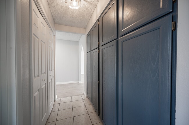 Building Photo - 2247 Heavenly View Dr