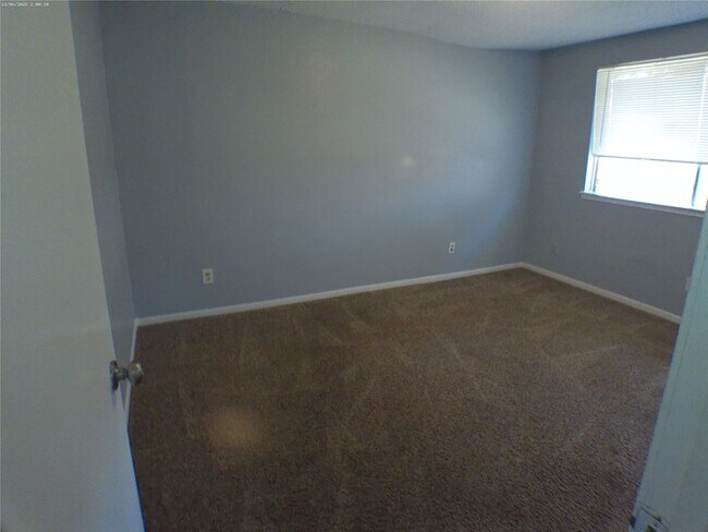 Building Photo - 15914 Willbriar Ln