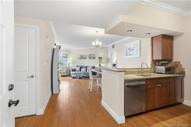 Building Photo - 975 NW Flagler Ave