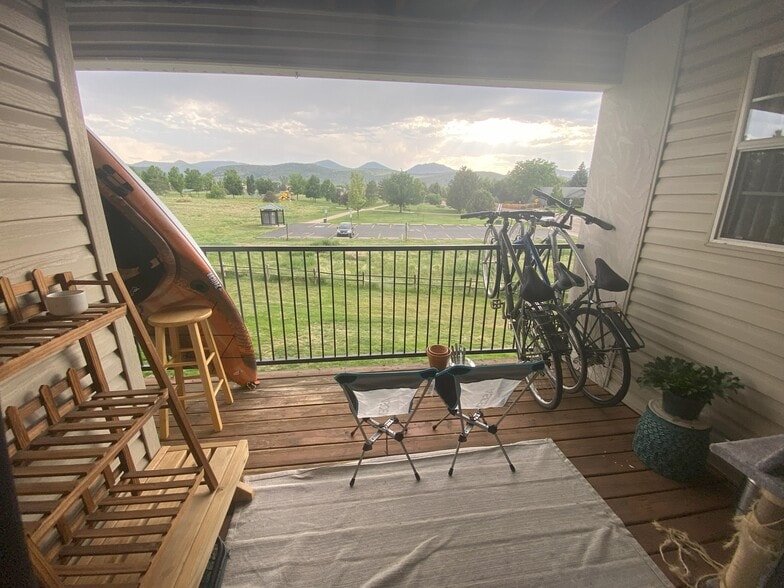 Building Photo - 12304 W Cross Dr