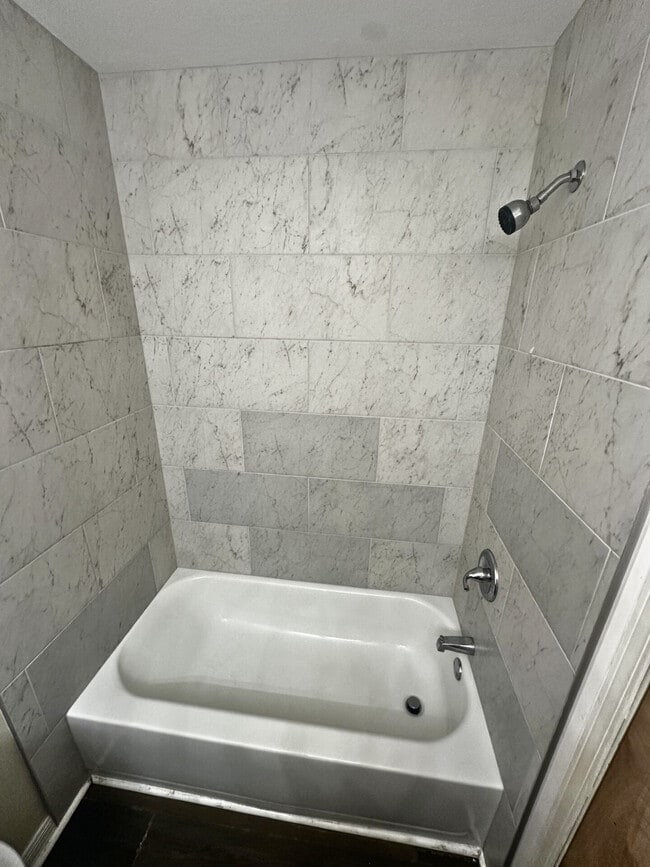 Building Photo - 14235 Lamonte Ln