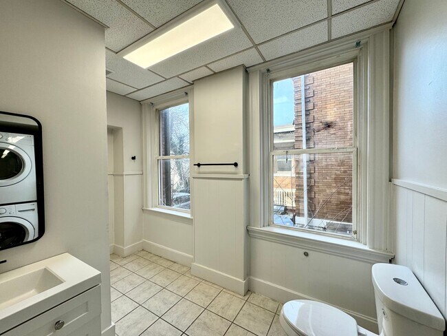 Building Photo - 301 W McMillan St