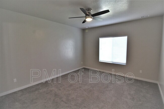 Building Photo - 3098 W Everest St
