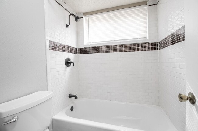 Building Photo - Charming Eastmoor Home: Perfect for Your New Adventure!