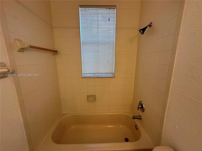 Building Photo - 2755 SE 16th Ave