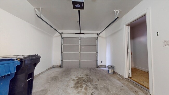 Building Photo - 8715 Meadowcroft Dr