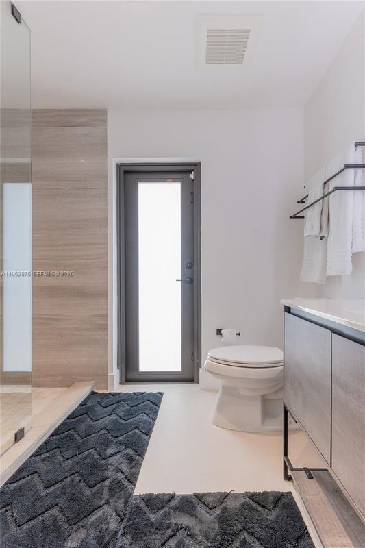 Building Photo - 7300 SW 77th Ave