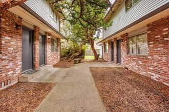 Building Photo - 4311 Plomondon St