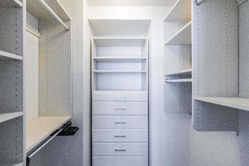 Building Photo - 1998 Broadway