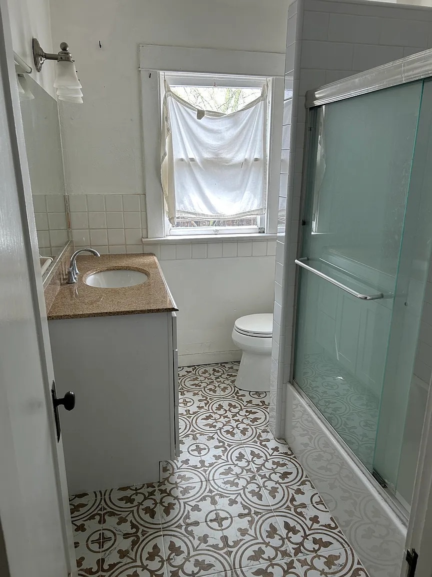 Building Photo - 2409 E Mabel St