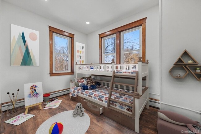 Building Photo - 44 Cedar Ave