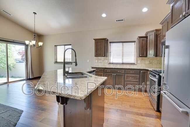 Building Photo - 2636 W Renoir Dr