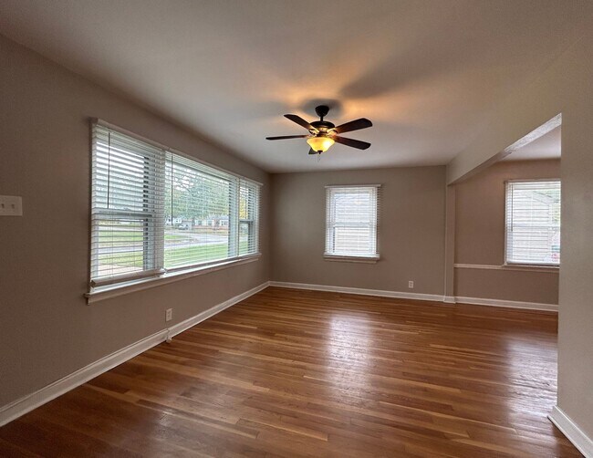 Building Photo - 1337 Odessa Dr