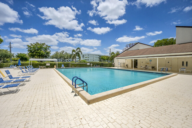 Building Photo - 3154 Via Poinciana