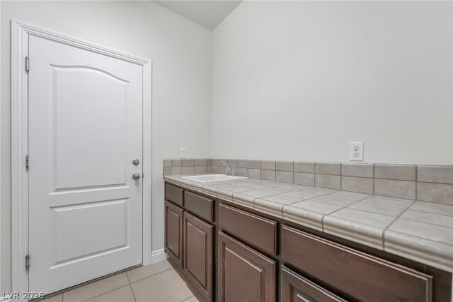 Building Photo - 536 Copper View St