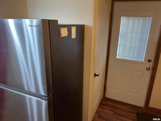 Building Photo - 2304 W Proctor St