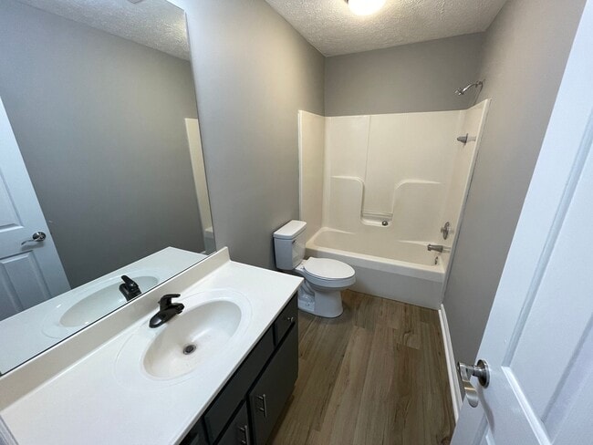 Building Photo - Nice 3 Bed 3 Bath Home For Rent!