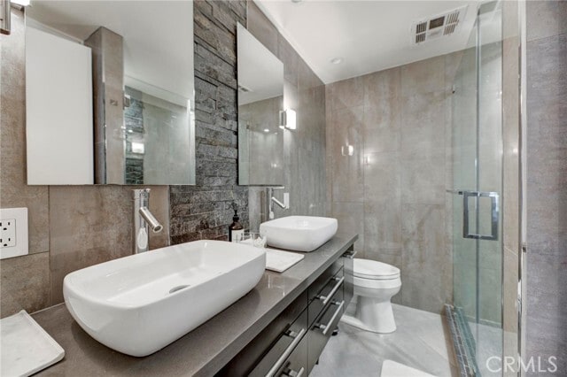 Building Photo - 1131 Alta Loma Rd