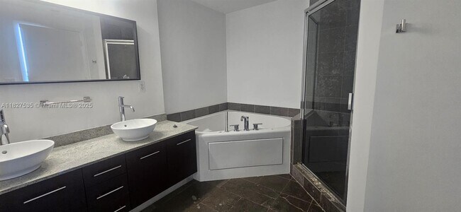 Building Photo - 3029 NE 188th St