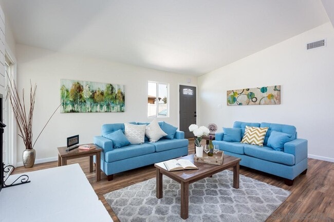 Building Photo - 534 Jeffree St