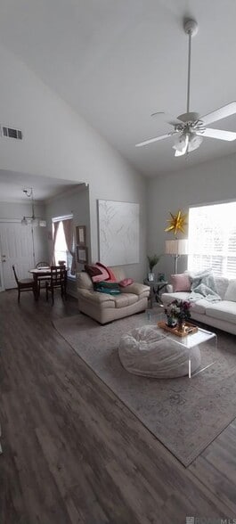 Building Photo - 710 E Boyd Dr