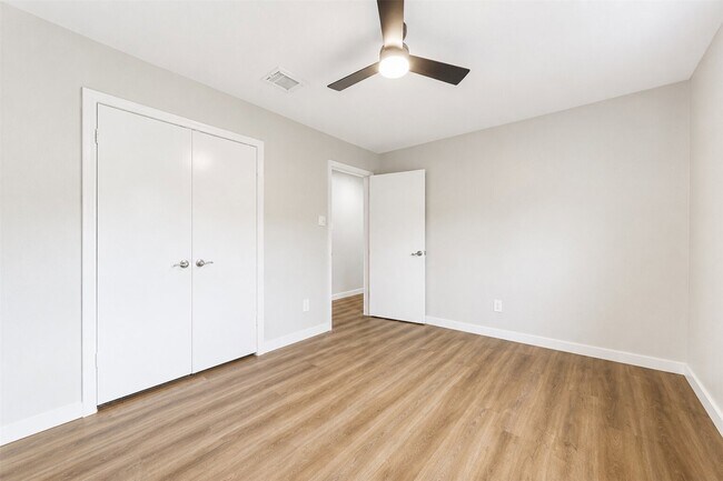 Building Photo - 15414 Ripplestream Dr