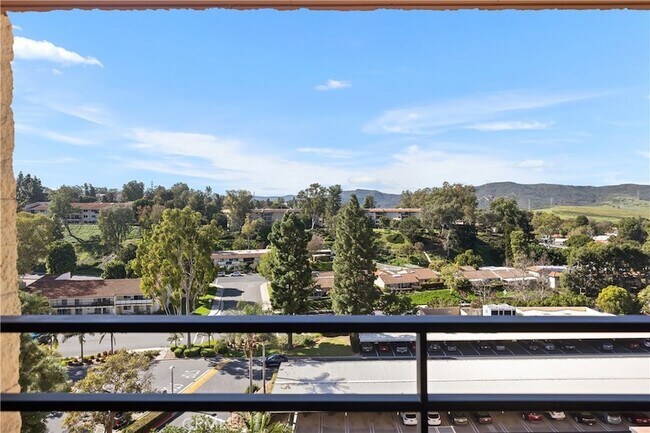 Building Photo - 24055 Paseo Del Lago W