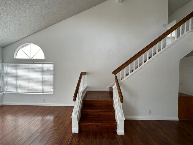 Building Photo - 5BD/ 3BA Home - Riverside, CA (Mission Grove)