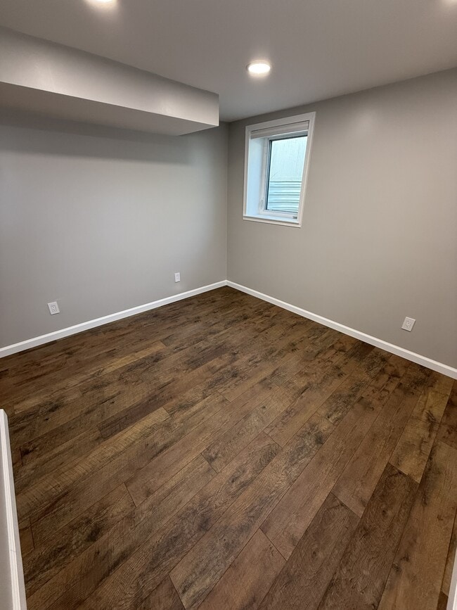 Building Photo - 3250 3rd Ave S