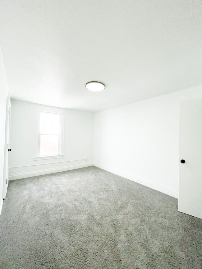 Building Photo - 709-711 Industry St