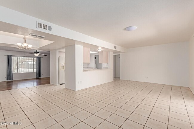 Building Photo - 5528 W Calavar Rd