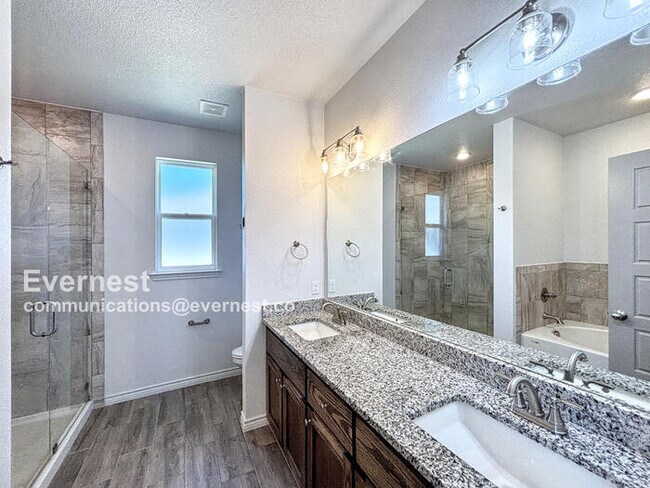 Building Photo - 8503 Glade Dr