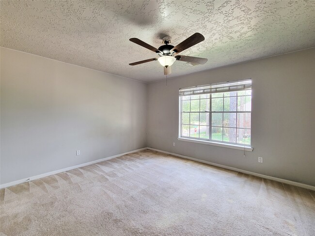 Building Photo - 8502 Canyon Pine Dr