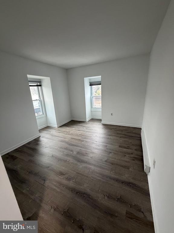 Building Photo - 444 Bridge St