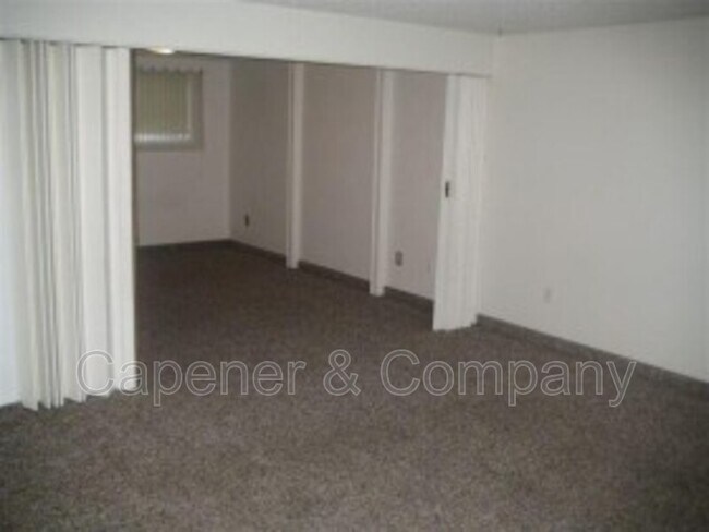 Building Photo - 50 N 200 E