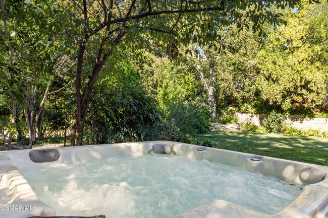 Building Photo - 885 Rim Crest Dr