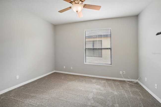 Building Photo - 127 Silver Falls Dr