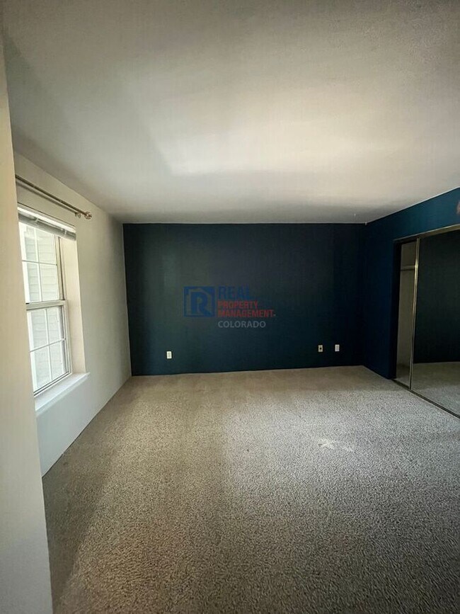 Building Photo - 6776 S Ivy St