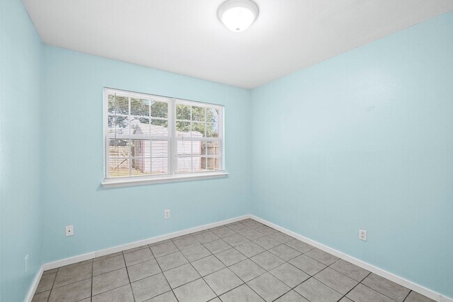 Building Photo - 7535 Log Cradle Dr