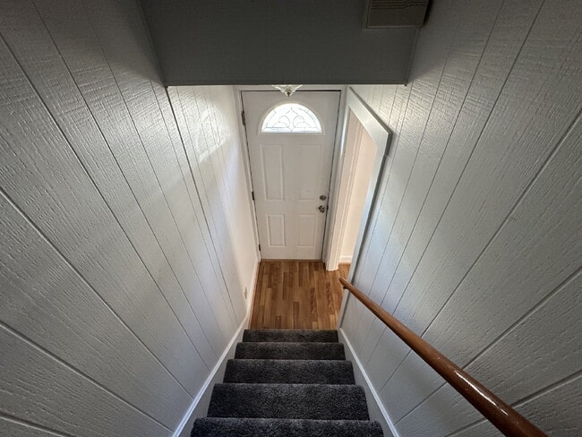 Building Photo - Charming 4-Bed / 1.5-Bath Home in Quiet Springvale Neighborhood