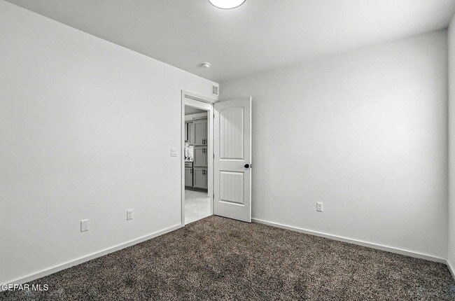 Building Photo - 941 Sandhurst Pl
