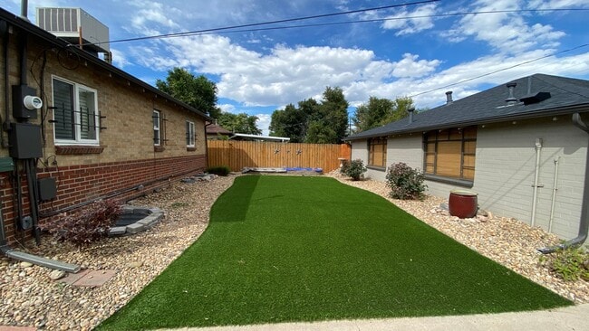 Building Photo - Beautiful Single-Family Home in Denver's Northeast Park Hill Neighborhood