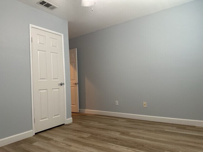 Building Photo - 3 Bedroom 2.5 Bath Home in Moreno Valley CA With Massive Backyard and Bonus Studio / Room in Gara...