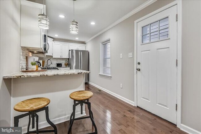 Building Photo - 320 Albemarle St