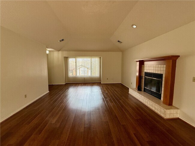 Building Photo - 9 Dunedin Dr