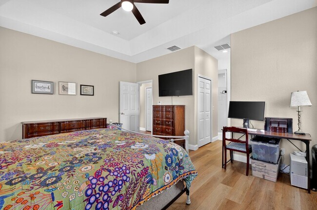 Building Photo - 353 Lake Amberleigh Dr