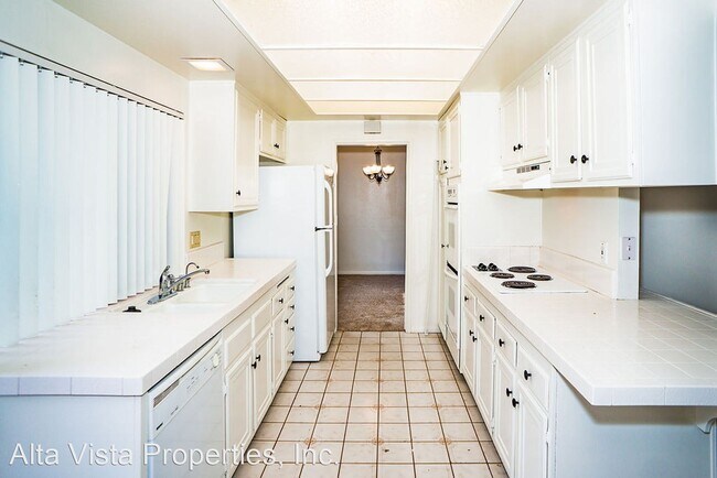 Building Photo - 4 br, 2 bath House - 5404 Coral Reef Ave.