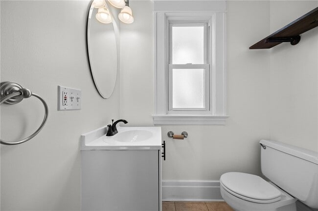 Building Photo - 15-17-17 Roosevelt St