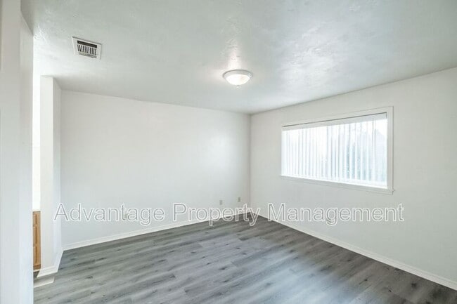 Building Photo - 2872 Raleigh Ct SE